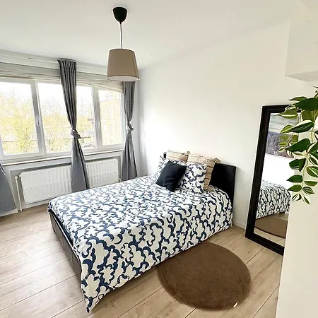 Charming Two Bedroom Flat - Nato - Brüssel Exterior foto